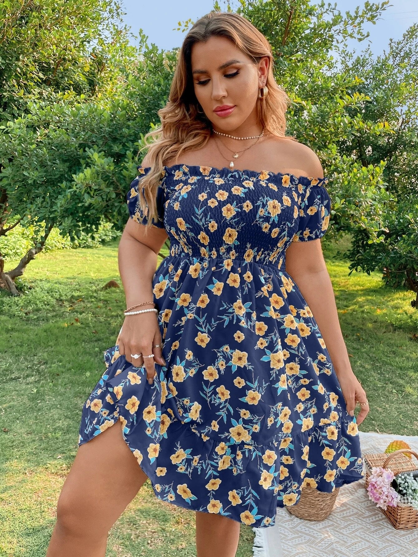 Kleid | mit Blumenmuster, Rüschen und Volants