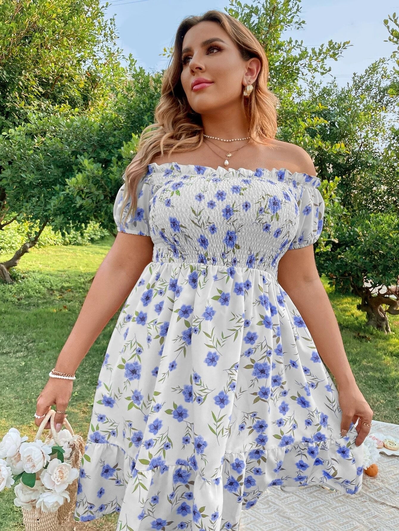 Kleid | mit Blumenmuster, Rüschen und Volants