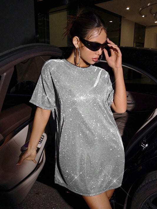 Luisa | T-Shirt-Kleid mit schulterfreiem Paillettenbesatz
