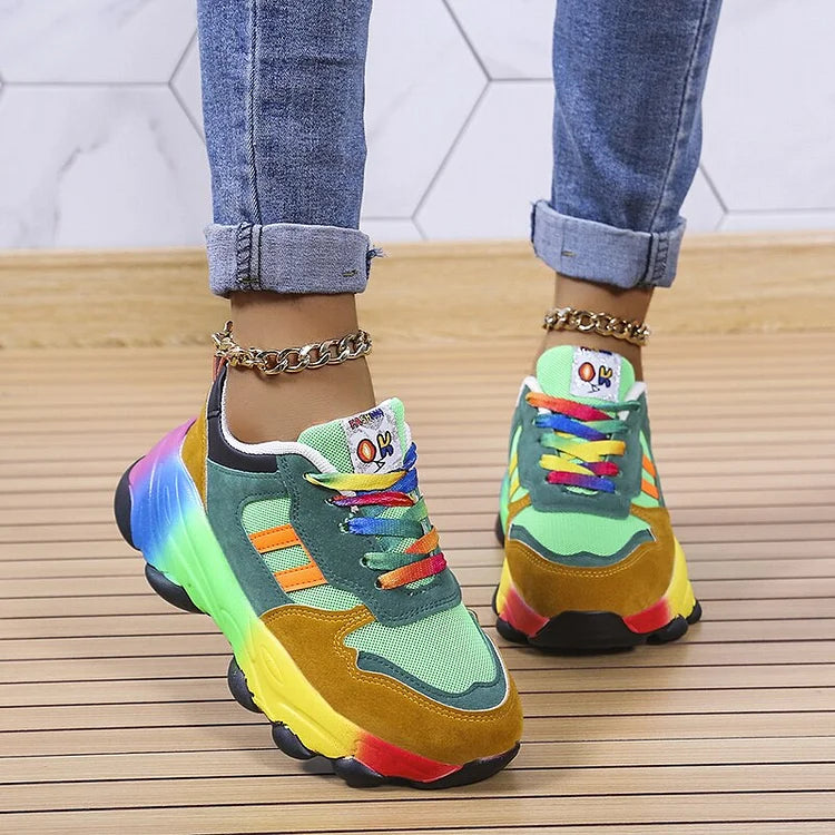 Isolina Regenbogen-Sneaker in Grün, Vorder- und Seitenansicht