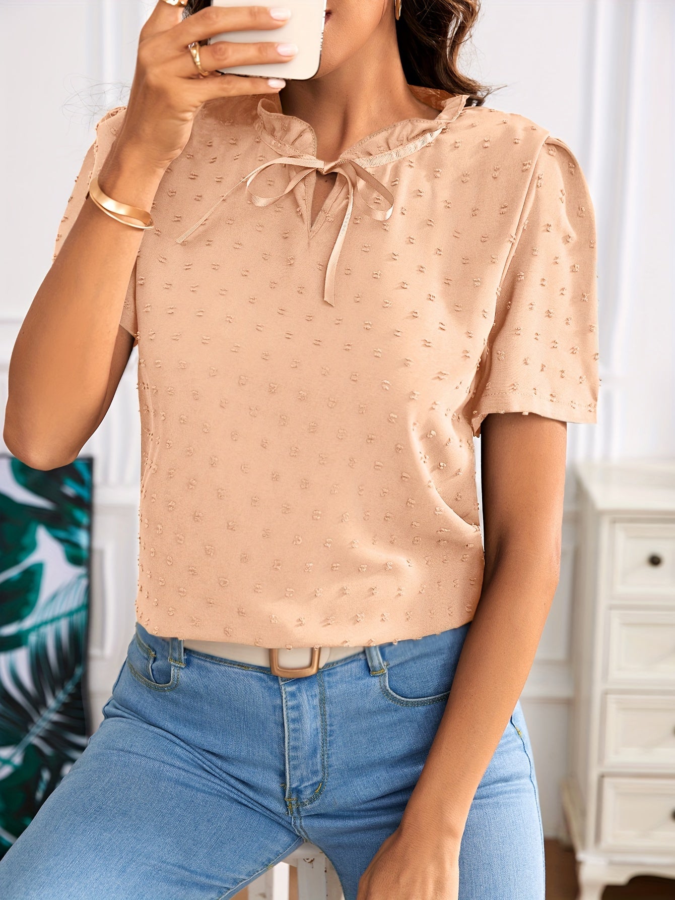 Fina  |  Dunkelblaue Bluse mit Spitzenkragen