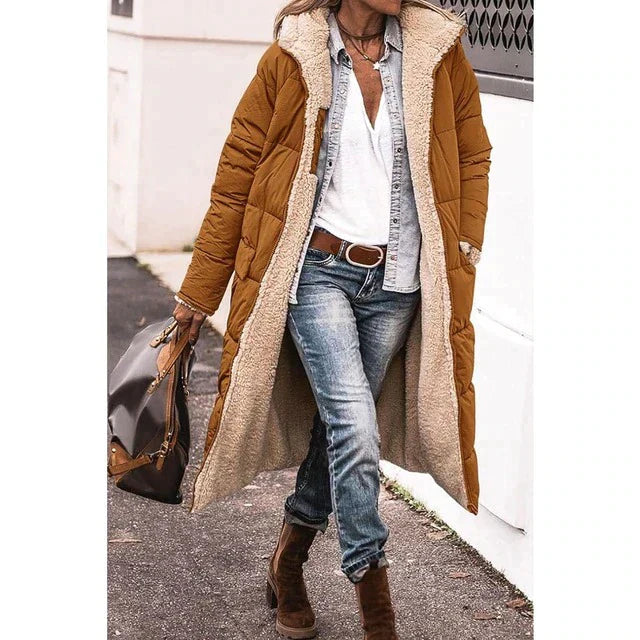 Bei | Wendemantel aus Sherpa-Fleece – langer Puffermantel mit Kapuze