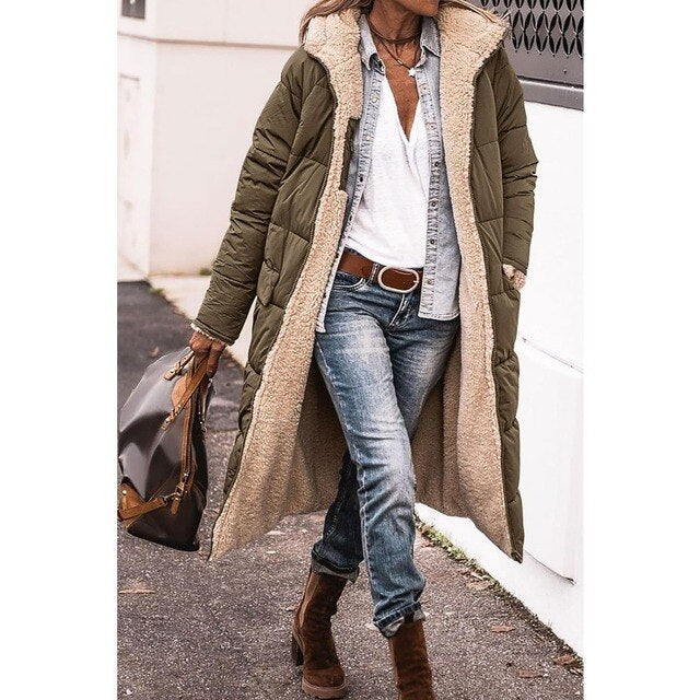 Bei | Wendemantel aus Sherpa-Fleece – langer Puffermantel mit Kapuze