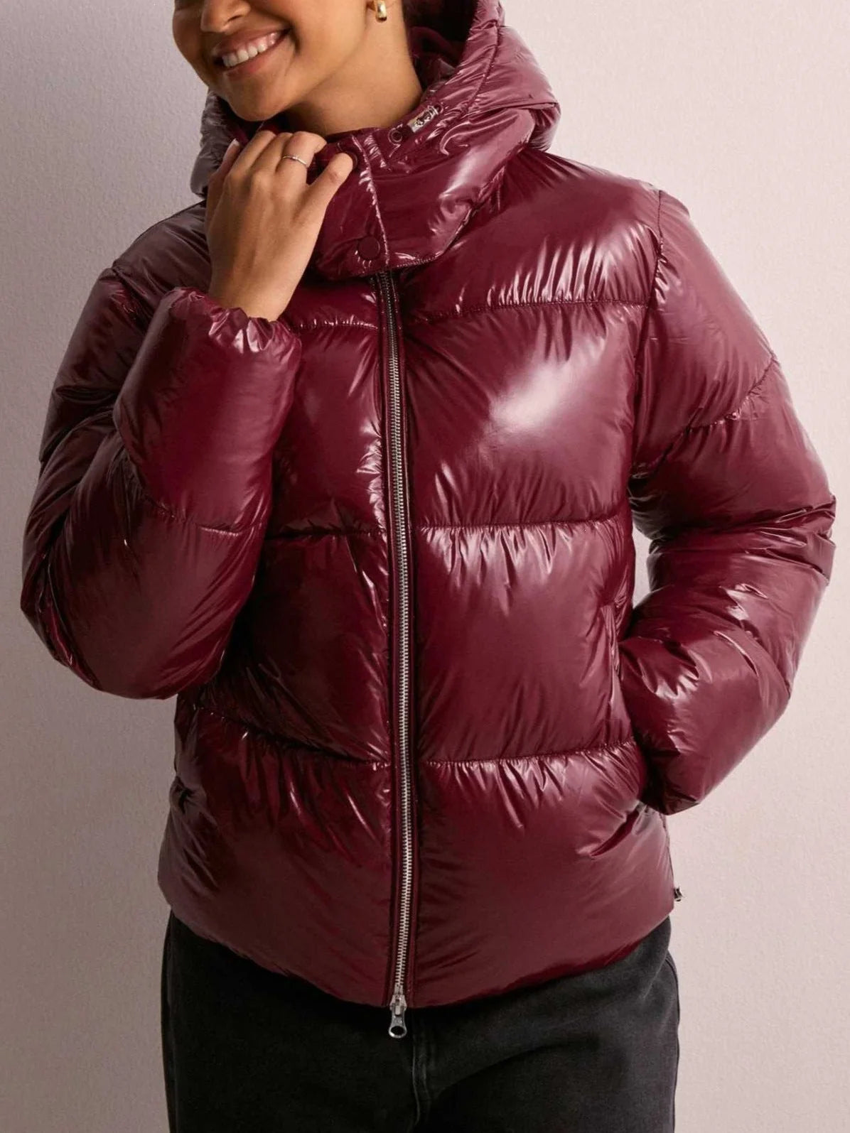 Damen-Steppjacke in Weinrot mit Kapuze