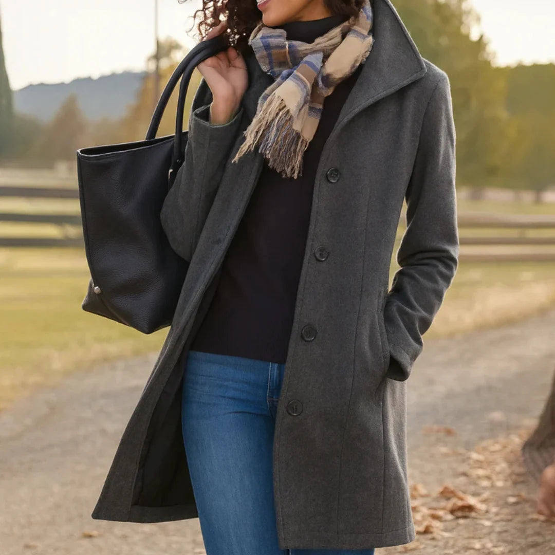 Vera™ - Klassischer Mid-Length Knopfmantel