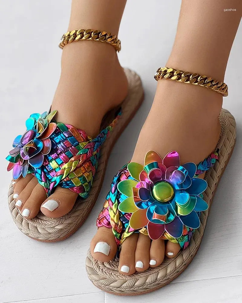 Naomi | Modische Sandalen mit Blumen